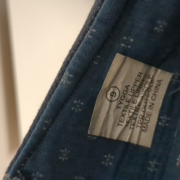 Steve Madden Slip On Sneakers - Picture 9 of 10